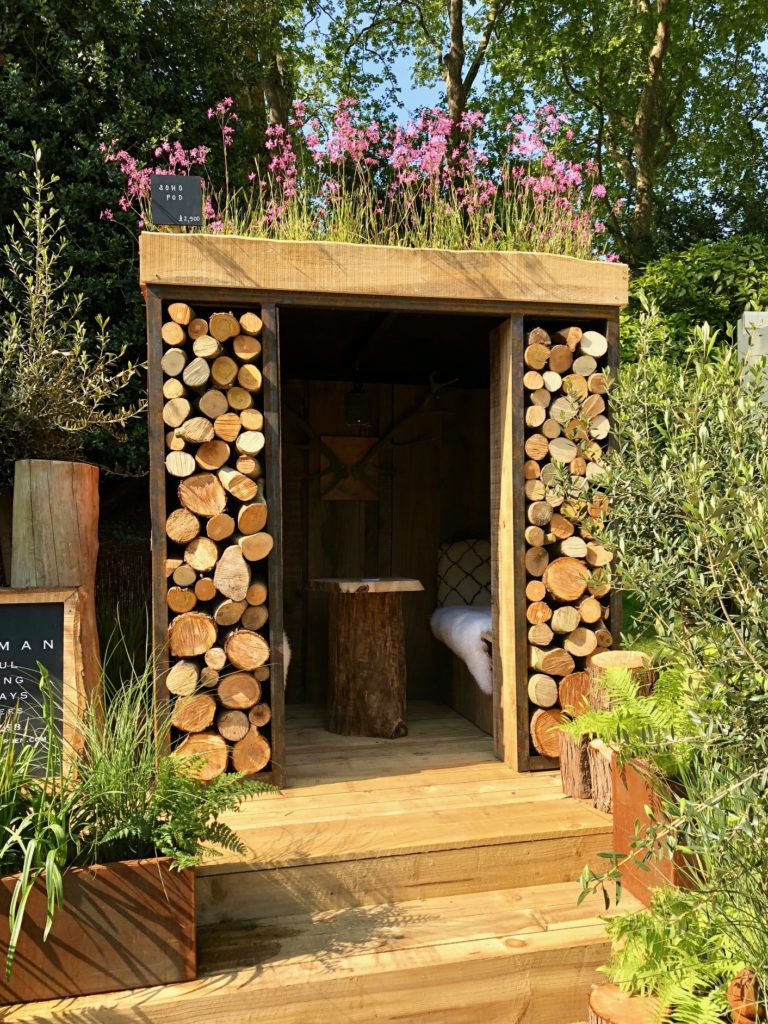Chelsea Flower Show has always appealed to me. The immaculately curated prize gardens, artisan offerings and avant-garde displays complemented by a steady stream of elegant guests fashioned in florals.